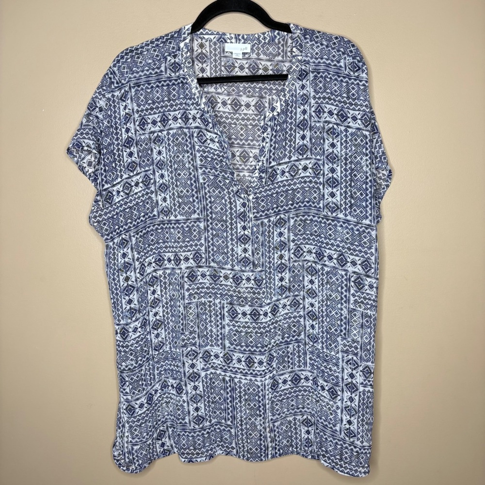 J. Jill Sz XL Petite Blouse Blue White Geometric Tribal Print V-Neck Cap Sleeve - Picture 2 of 6